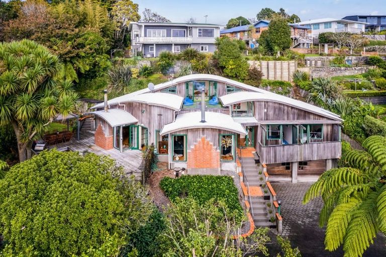 Photo of property in 1 Te Mara Place, Merrilands, New Plymouth, 4312