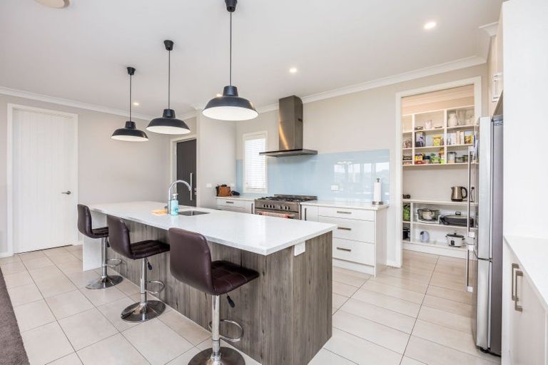 Photo of property in 76 Madison Terrace, Silverdale, 0932