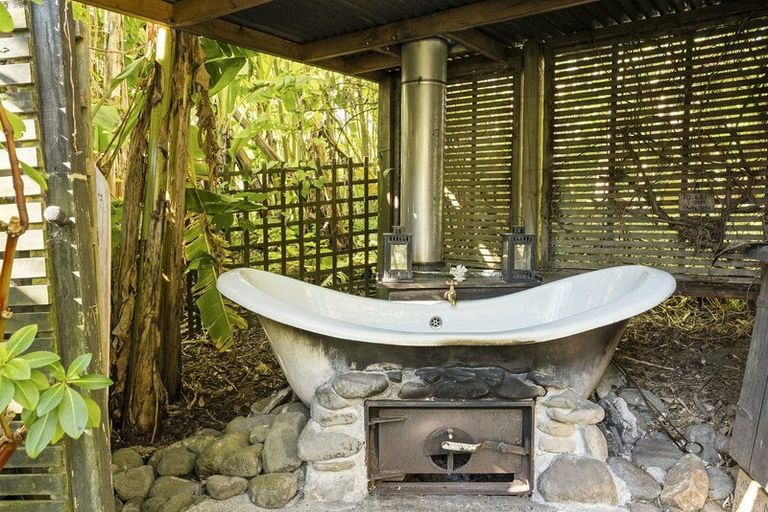 Photo of property in 202b Thompsons Track, Aongatete, 3178