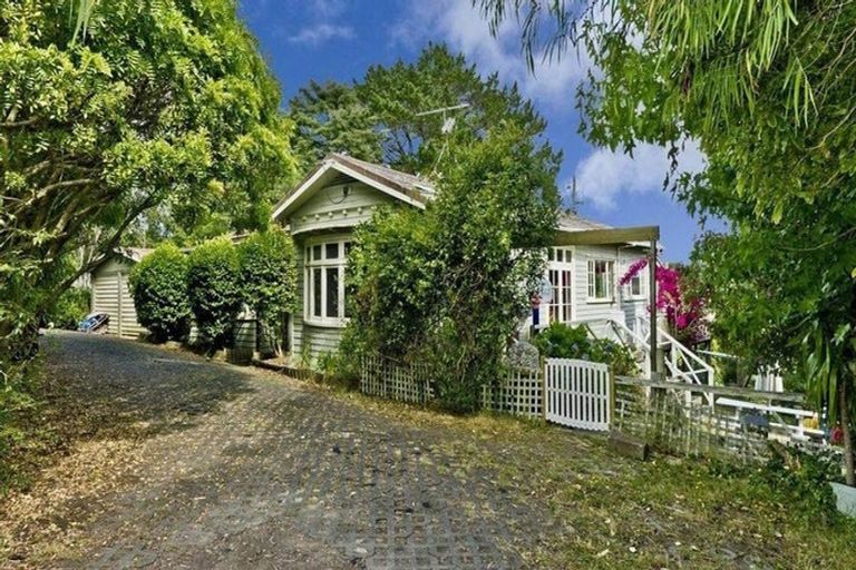 Photo of property in 92 The Avenue, Lucas Heights, Auckland, 0632