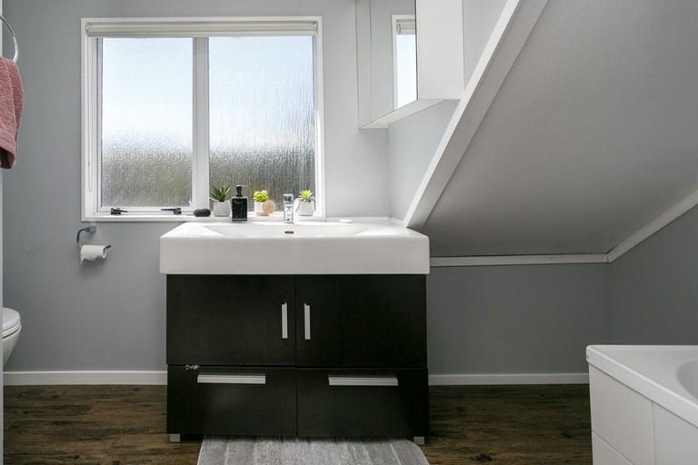 Photo of property in 2/27 Tobin Place, Richmond Heights, Taupo, 3330