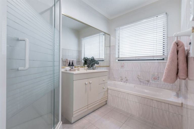 Photo of property in 3 Fielding Crescent, Farm Cove, Auckland, 2012