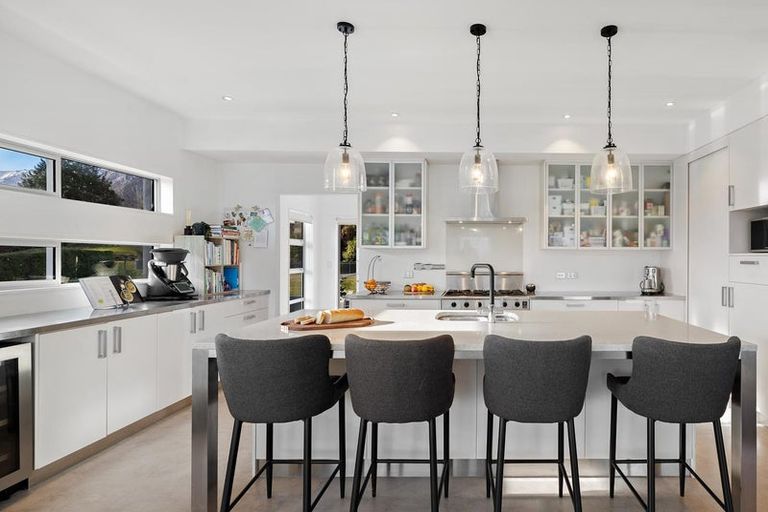 Photo of property in 2 Tasman Terrace, Drift Bay, Queenstown, 9371