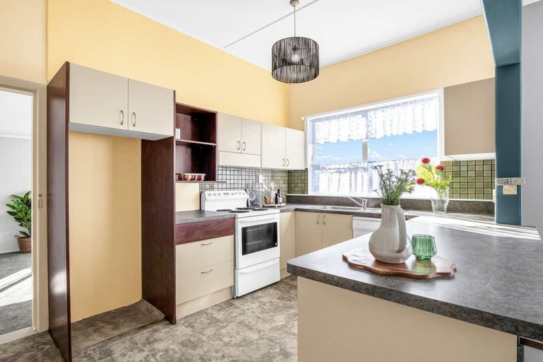 Photo of property in 14 Kawatiri Avenue, Gonville, Whanganui, 4501