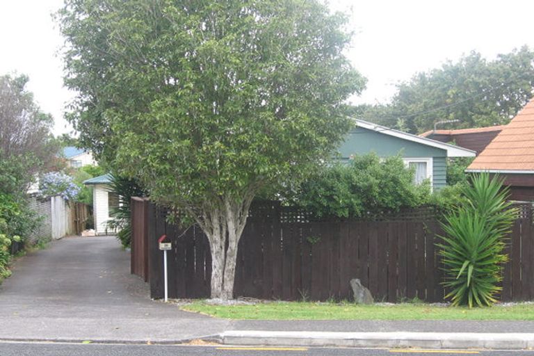 Photo of property in 1/26 Nile Road, Milford, Auckland, 0620