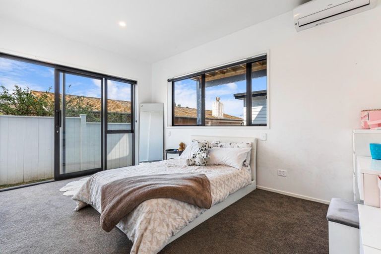 Photo of property in 39 Hyde Road, Rothesay Bay, Auckland, 0630