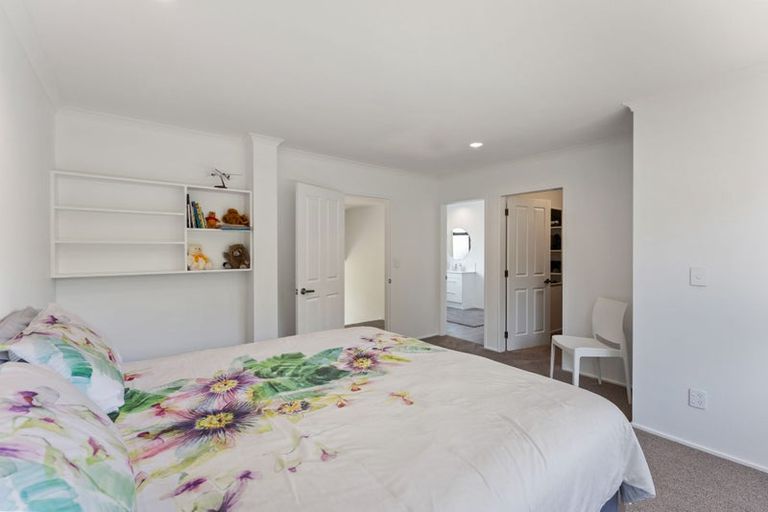 Photo of property in 30 Awanui Drive, Waikanae, 5036