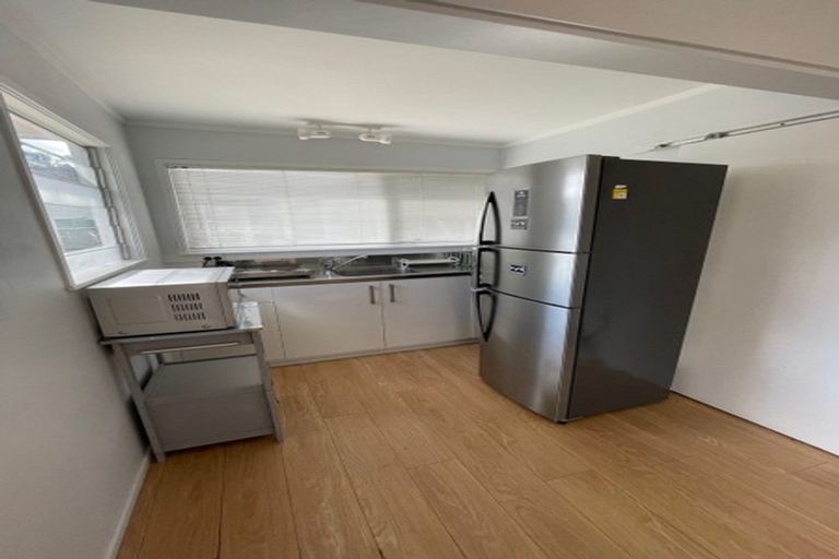 Photo of property in 123 Shakespeare Road, Milford, Auckland, 0620