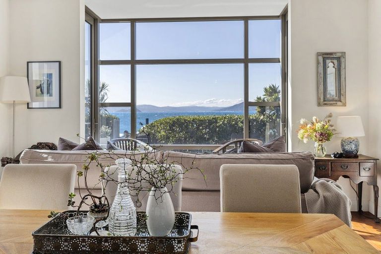 Photo of property in 65 Marine Parade, Seatoun, Wellington, 6022