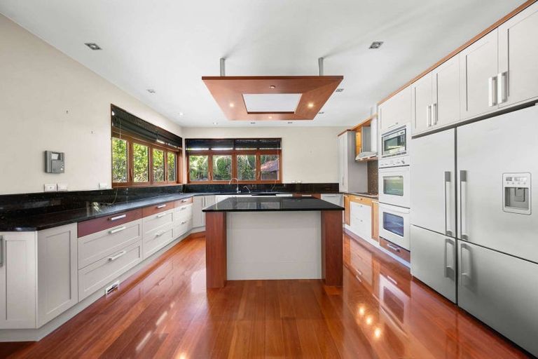 Photo of property in 305 Old North Road, Kumeu, 0892