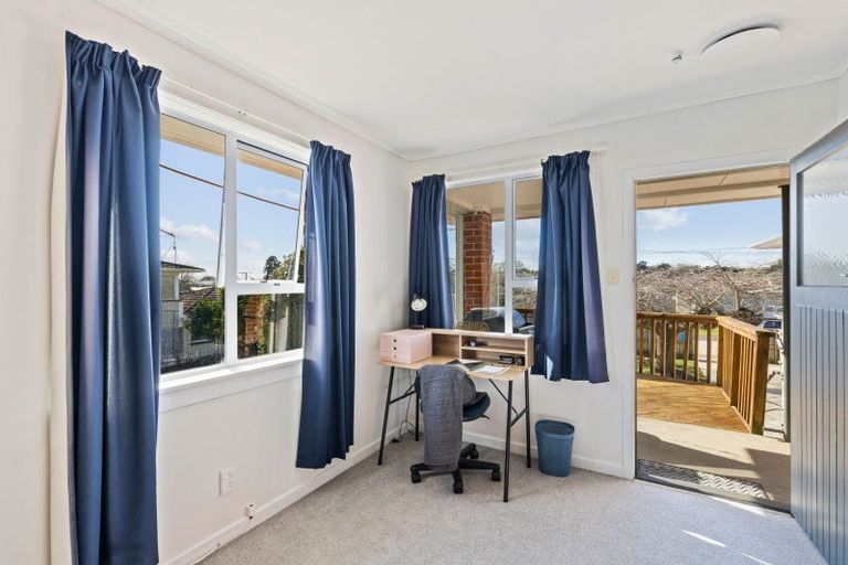 Photo of property in 5 Browne Street, Waitara, 4320