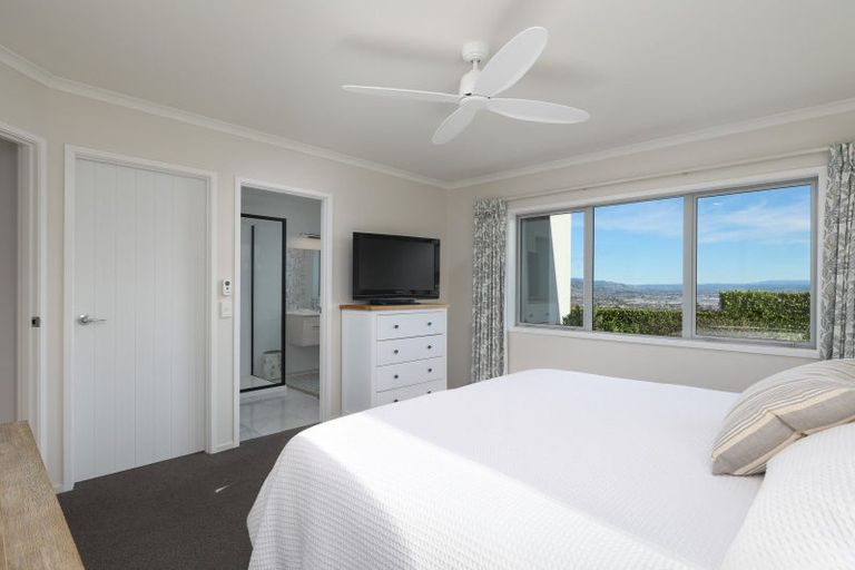 Photo of property in 2 Crown Terrace, Britannia Heights, Nelson, 7010