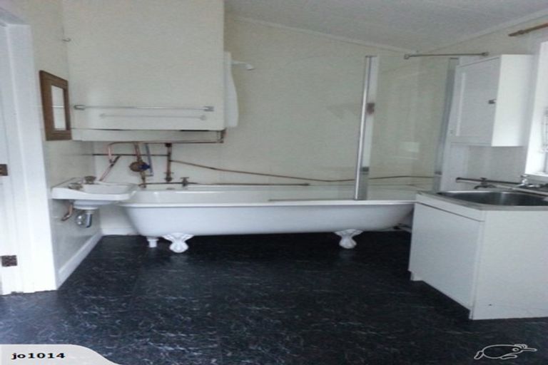 Photo of property in 120 Shakespeare Road, Bluff Hill, Napier, 4110