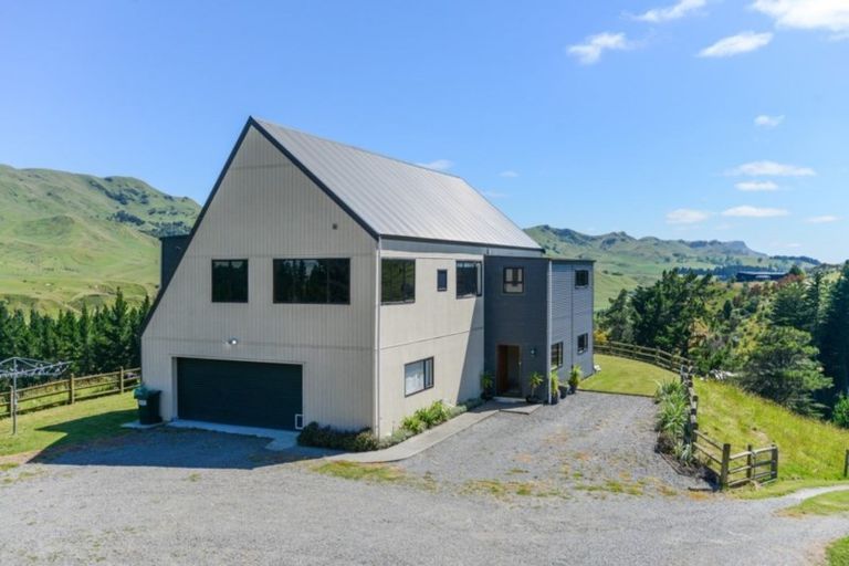 Photo of property in 21 Rochfort Road, Kahuranaki, Havelock North, 4295