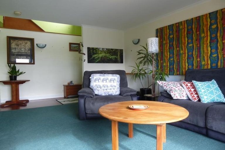 Photo of property in 14 Marjory Close, Broadmeadows, Wellington, 6035