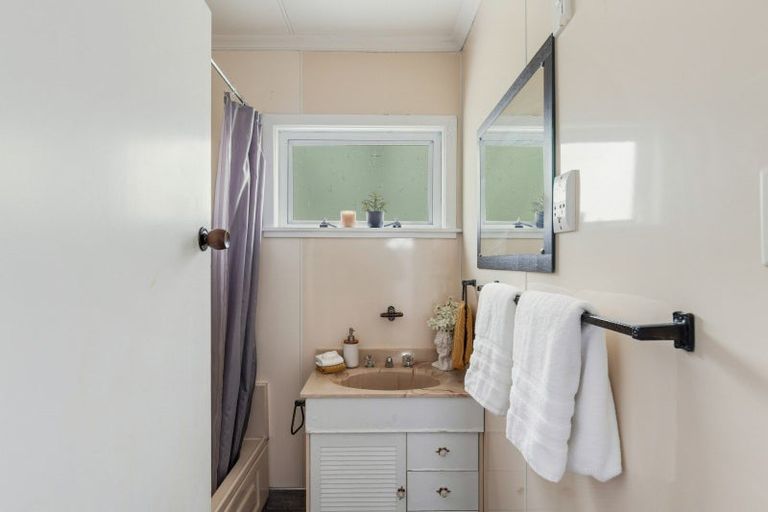 Photo of property in 7 Essex Street, Vogeltown, New Plymouth, 4310