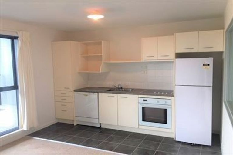 Photo of property in 11/241 Hinemoa Street, Birkenhead, Auckland, 0626