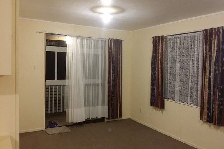 Photo of property in 15 Sabot Place, Massey, Auckland, 0614