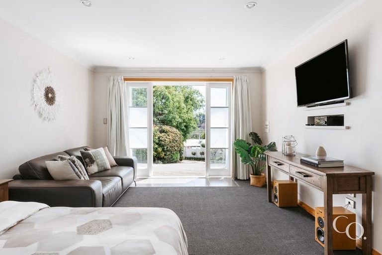 Photo of property in 15 Otumoetai Road, Judea, Tauranga, 3110