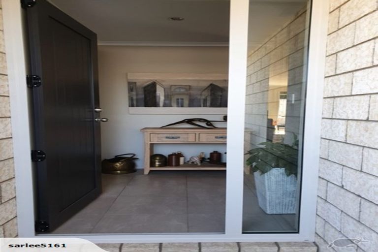 Photo of property in 22 Butterworth Crescent, Papamoa Beach, Papamoa, 3118