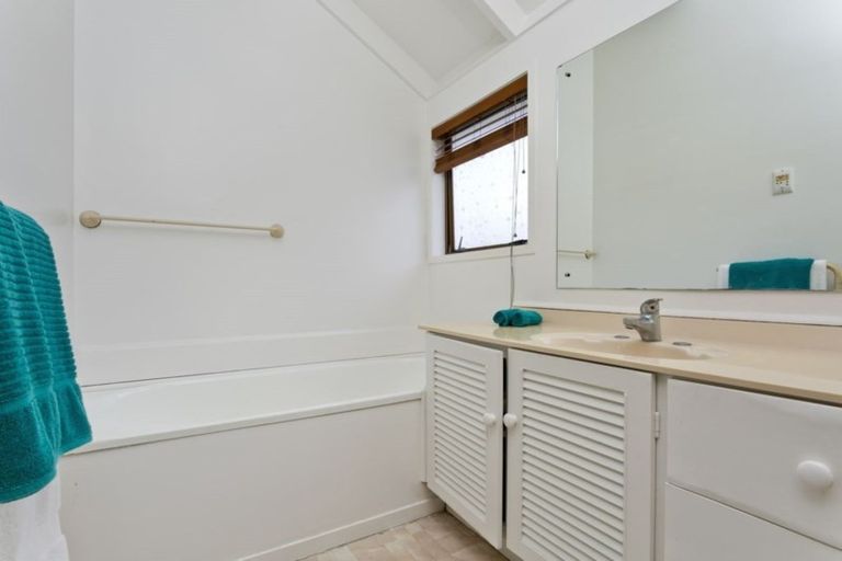 Photo of property in 1/62 Waiau Street, Torbay, Auckland, 0630