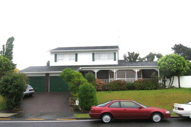 Photo of property in 125 Chelsea View Drive, Chatswood, Auckland, 0626