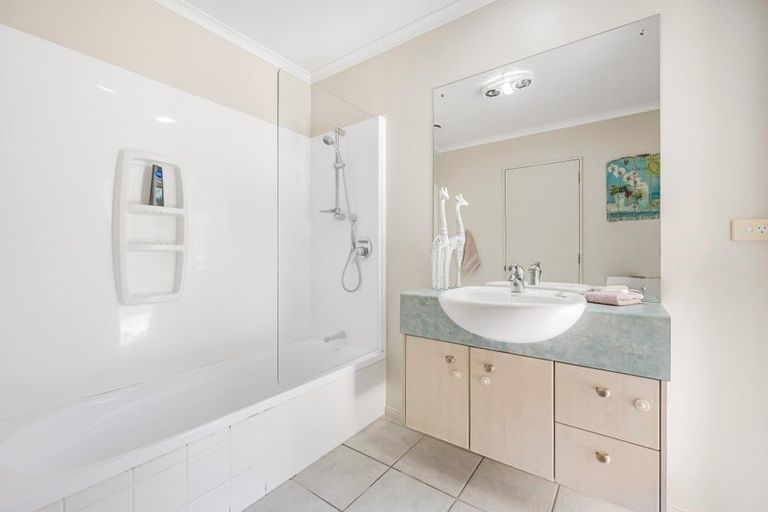 Photo of property in 49 Espalier Drive, Henderson, Auckland, 0612