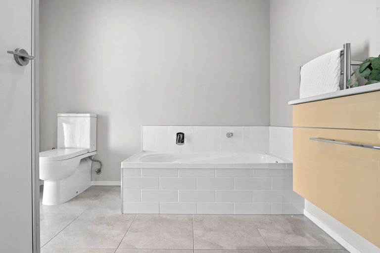 Photo of property in 17 Anna Jean Crescent, Flagstaff, Hamilton, 3210