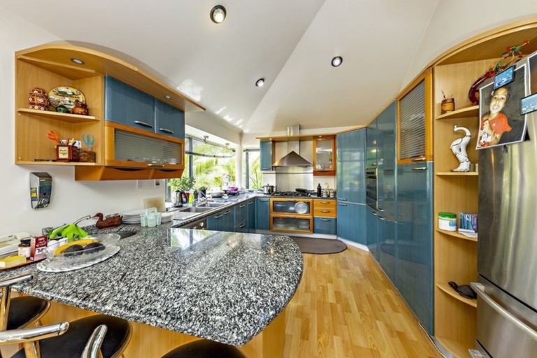 Photo of property in 2/6 Chieftain Rise, Goodwood Heights, Auckland, 2105