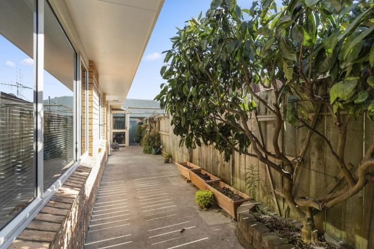 Photo of property in 32 Stableford Drive, Pyes Pa, Tauranga, 3112