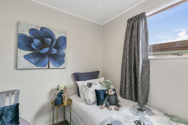 Photo of property in 15a Lenox Grove, Johnsonville, Wellington, 6037