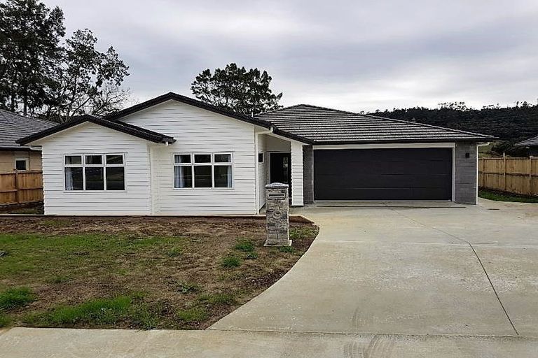 Photo of property in 9 Josh Road, Huapai, Kumeu, 0810