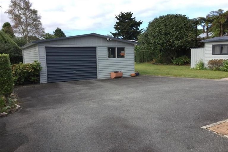 Photo of property in 18 Totaravale Street, Pukehangi, Rotorua, 3015