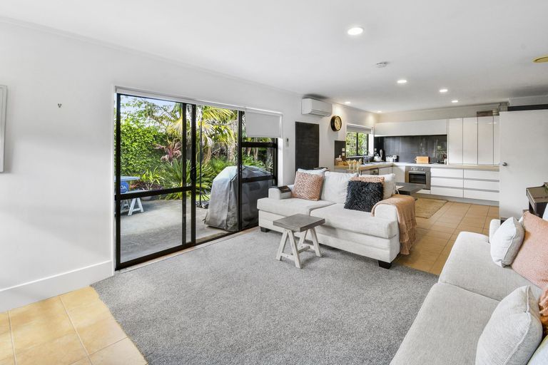 Photo of property in 34a Landscape Road, Pukekohe, 2120