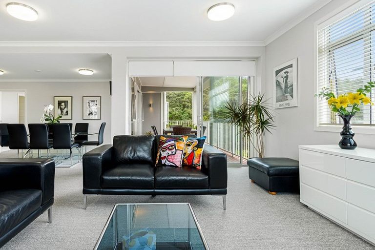 Photo of property in 30 Eaves Bush Parade, Orewa, 0931