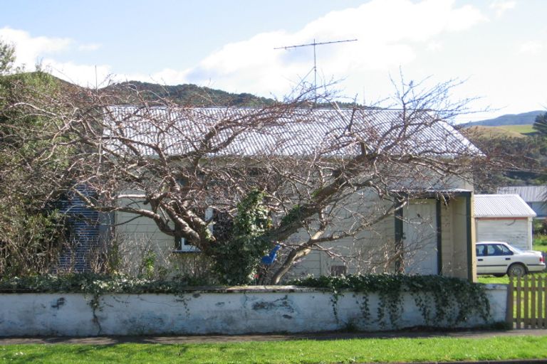 Photo of property in 51 Wakefield Street, Featherston, 5710