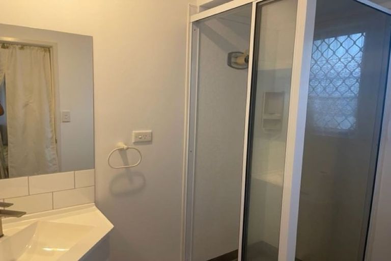 Photo of property in 6 Headcorn Place, Botany Downs, Auckland, 2010