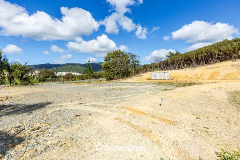 Photo of property in 8 Stroma Way, Timberlea, Upper Hutt, 5018