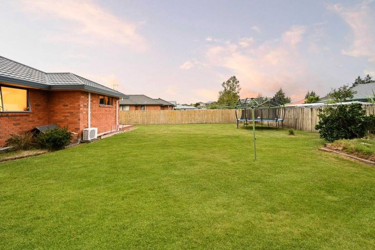 Photo of property in 26 Aldershot Place, Nawton, Hamilton, 3200