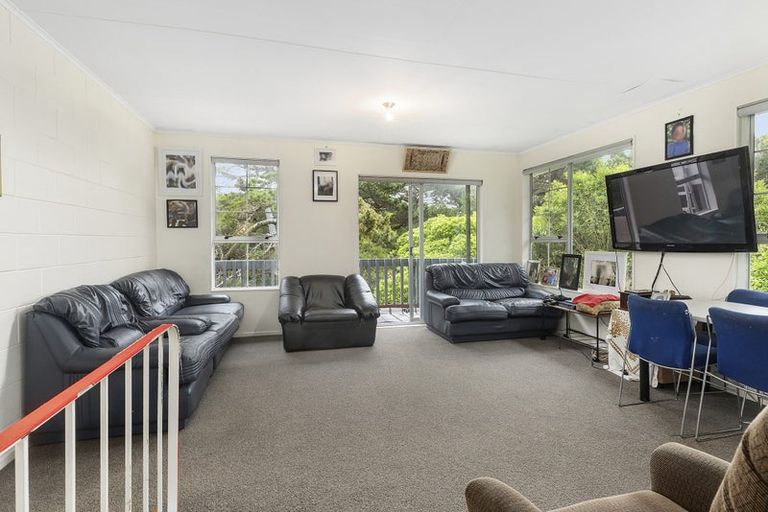 Photo of property in 6 Cyril Way, Paparangi, Wellington, 6037