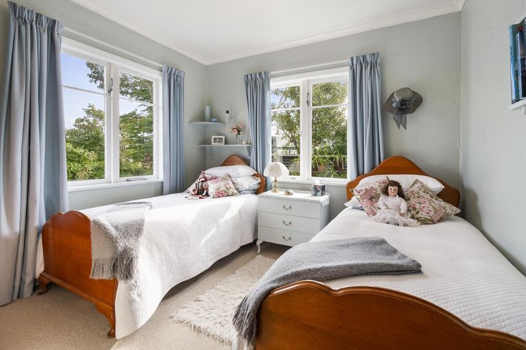 Photo of property in 5 Epsom Road, Hokowhitu, Palmerston North, 4410