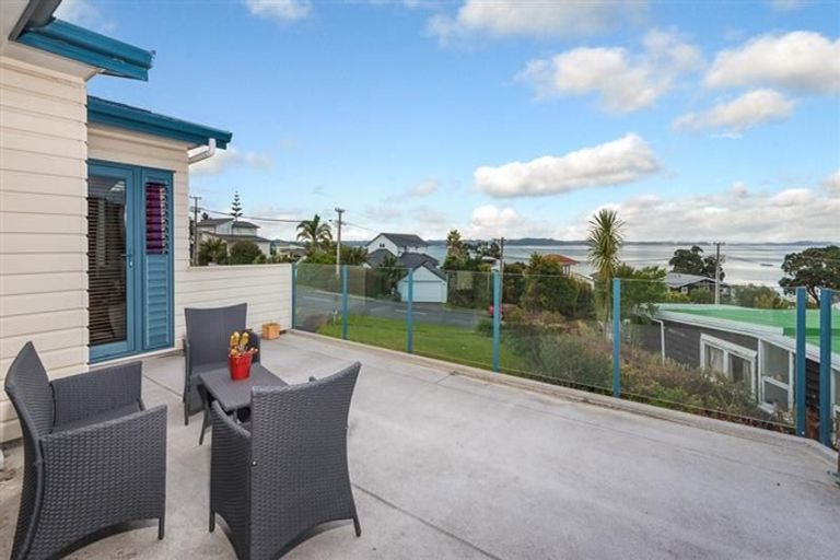 Photo of property in 55 Tindalls Bay Road, Tindalls Beach, Whangaparaoa, 0930