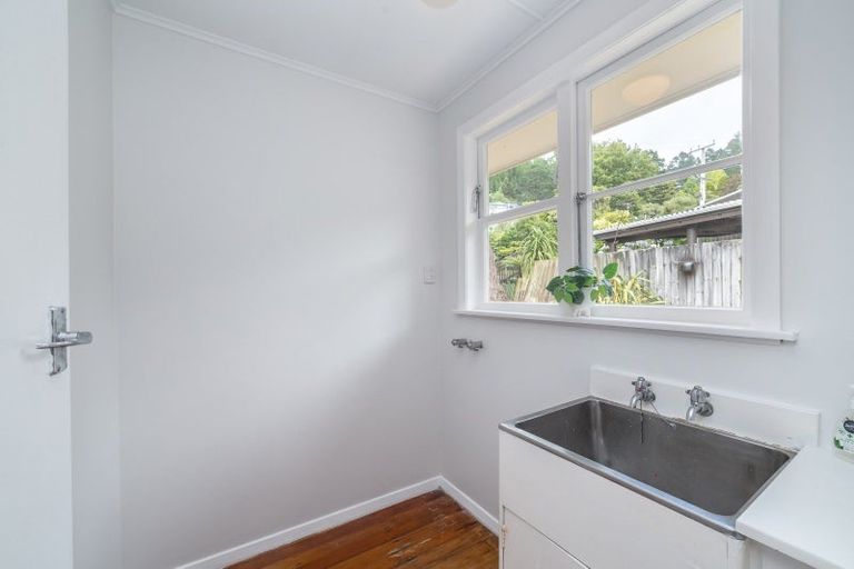 Photo of property in 40 Jocelyn Crescent, Pinehaven, Upper Hutt, 5019