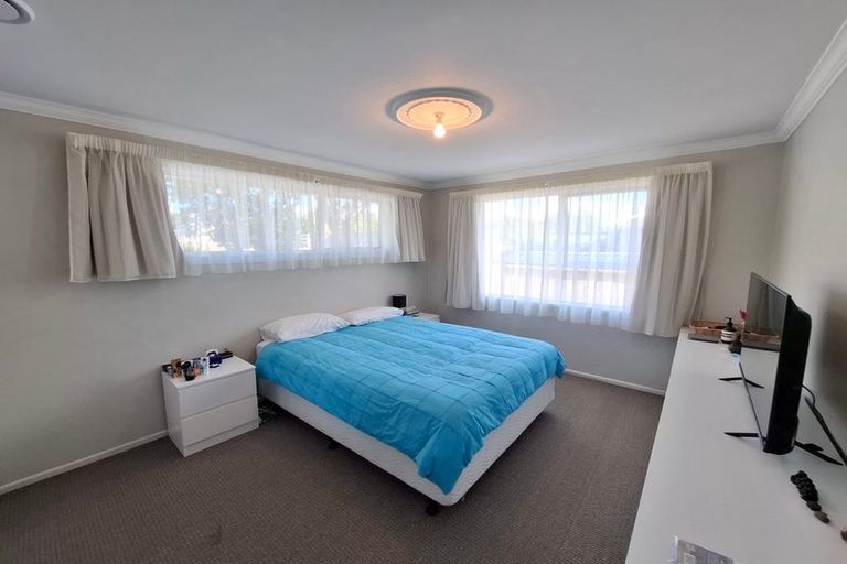 Photo of property in 21 Tarahua Road, Vogeltown, New Plymouth, 4310