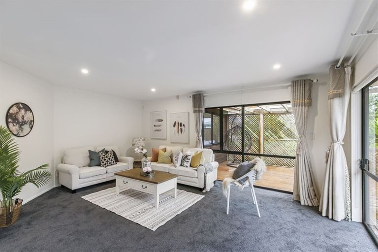 Photo of property in 1/75 Gosford Drive, Botany Downs, Auckland, 2010