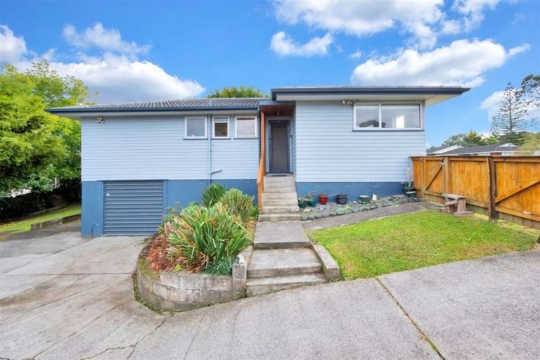 Photo of property in 11 South Pacific Place, Henderson, Auckland, 0612