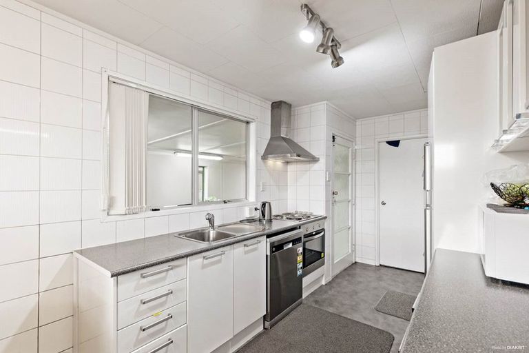 Photo of property in 26 Caringbah Drive, Papatoetoe, Auckland, 2025