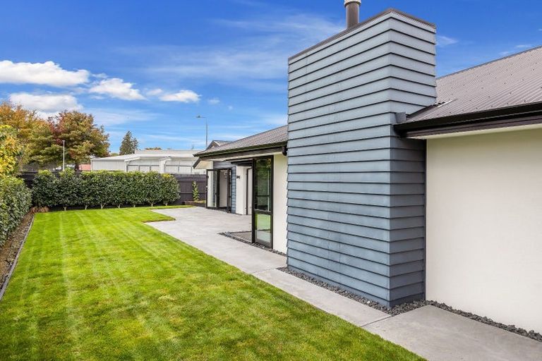 Photo of property in 59 Mokihi Gardens, Hillmorton, Christchurch, 8024
