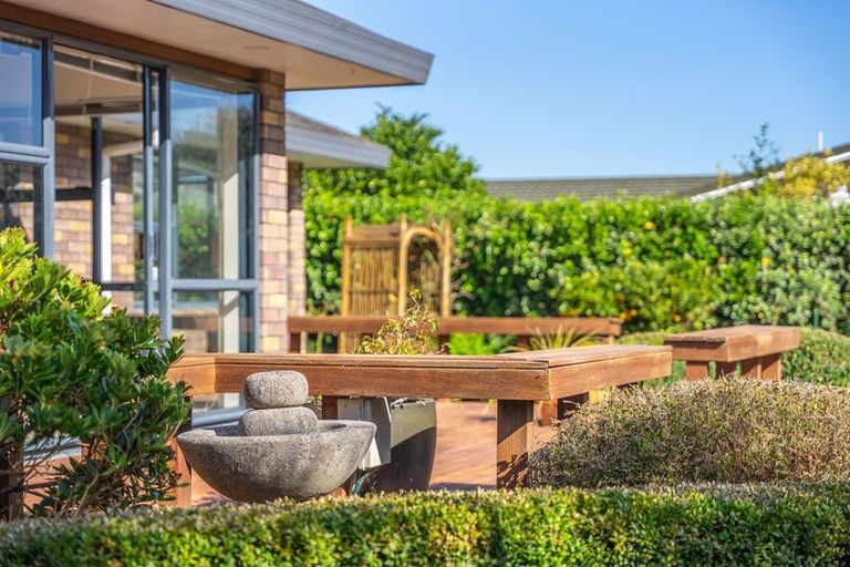 Photo of property in 2 Rosebank Grove, Waikanae, 5036