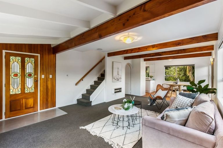 Photo of property in 1/70 Glamorgan Drive, Torbay, Auckland, 0630